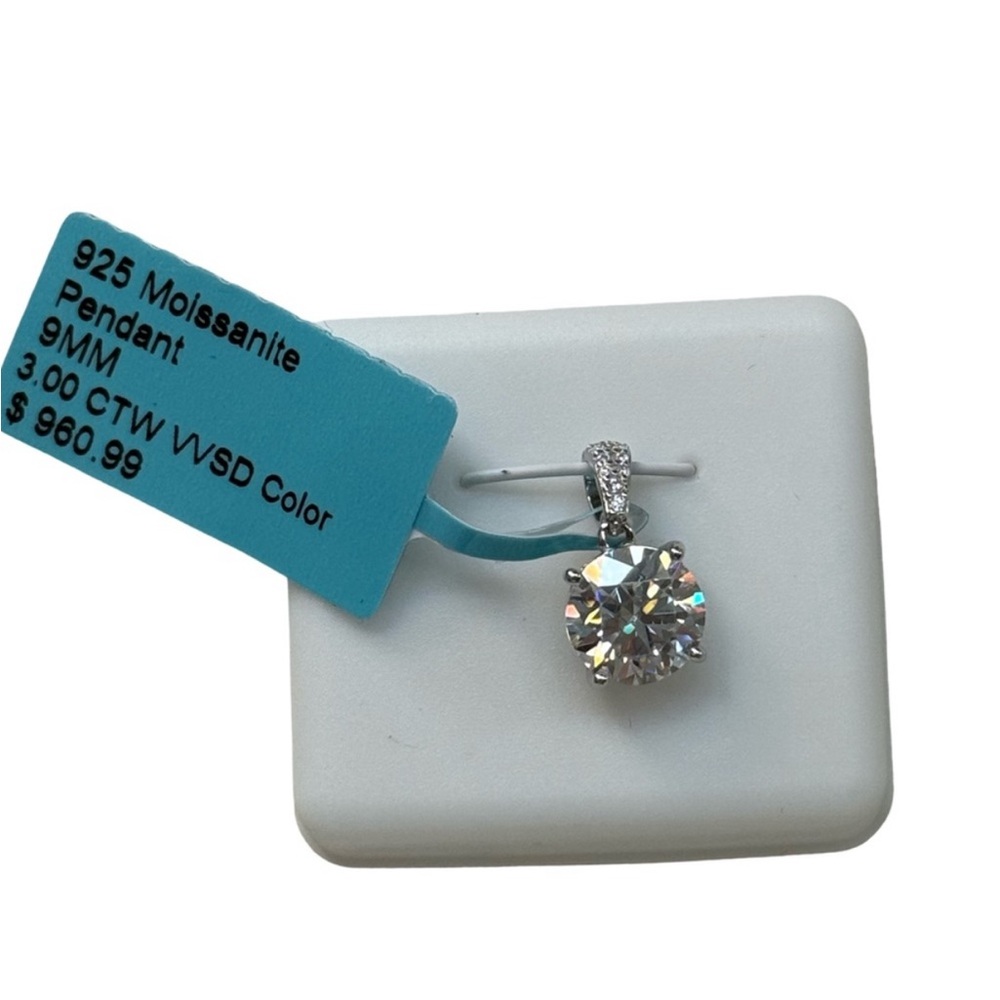 ✨MOISSANITE Pendant - 3.00 CTW
VVSD- 925 silver